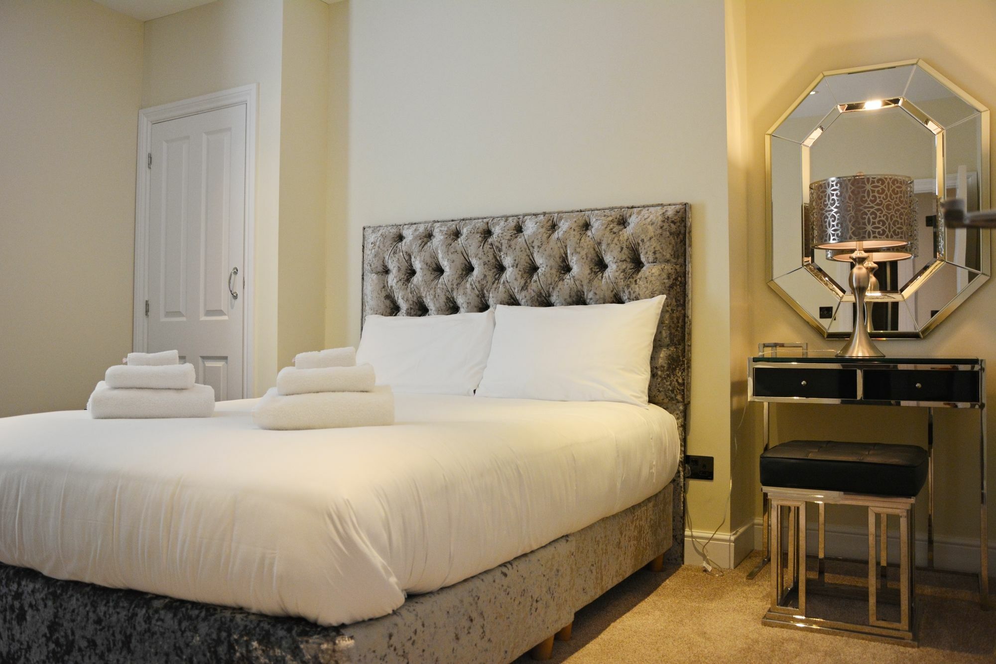 Pinnacle Residences - Cambridge 외부 사진